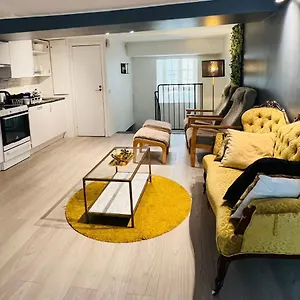 https://divine-living-apartments.find-stockholm-hotels.com